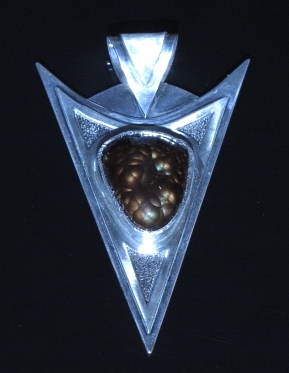 Arrowhead pendant with fire agate