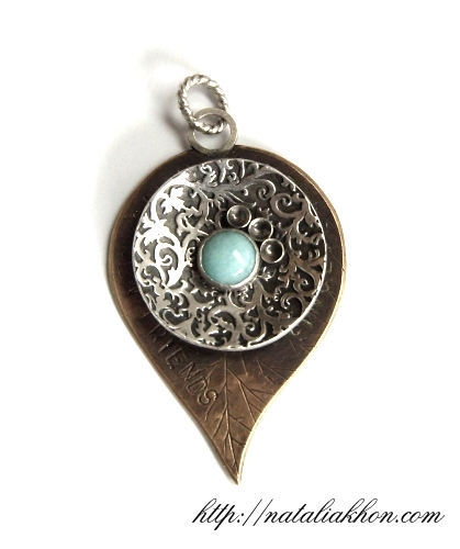 Sincere deeds invite new friends, pendant 

