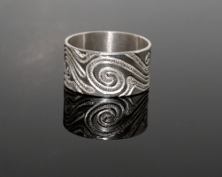 Hand engraved sterling silver ring